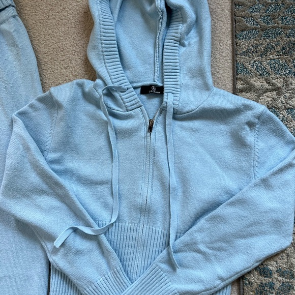 Lillusory 2-Piece Sweater Set Size Small - Picture 3 of 7